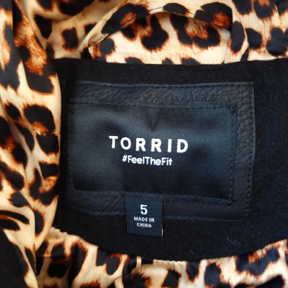 Torid Coat Women Plus Size 5X Black Leopard Lining Faux Fur Hood Toggle Duffle - Picture 3 of 8